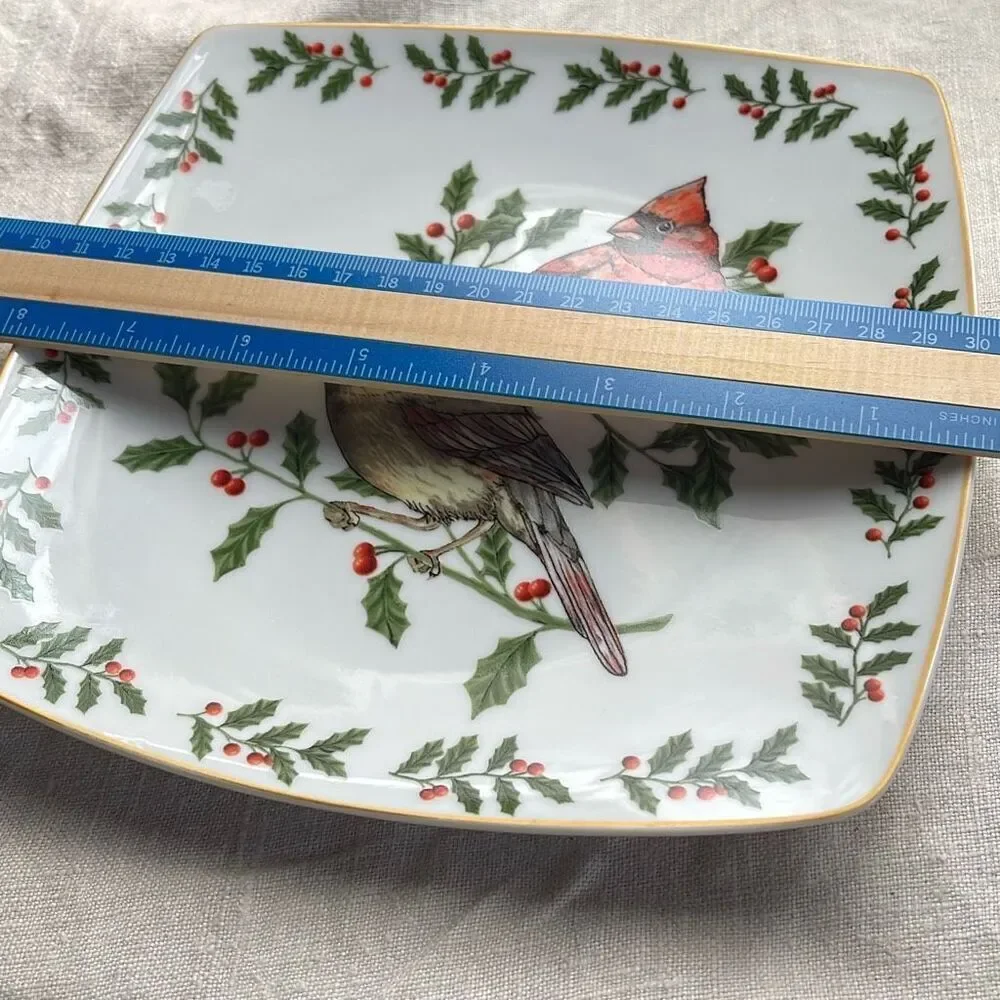 Vintage Cardinals Holly 8” plate by living Quarters .